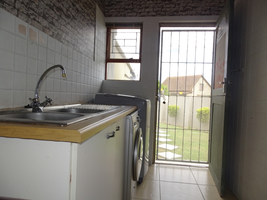 4 Bedroom Property for Sale in Wavecrest Eastern Cape